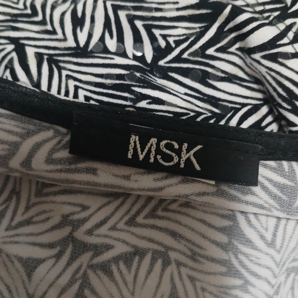 MSK Black and White Patterned Blouse With Sequtns - Picture 6 of 6